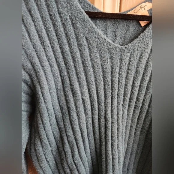 Jessica Simpson- Ribbed Sweater - Picture 3 of 6